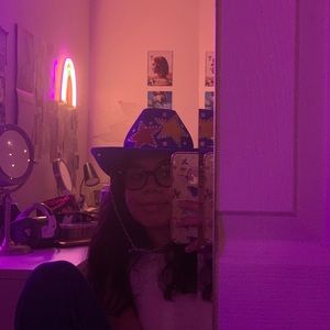 Meet your Posher, Vanessa